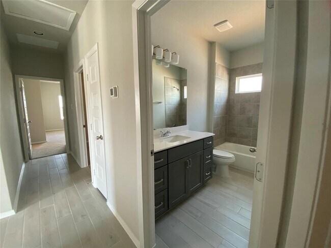Building Photo - 11704 Murano Dr