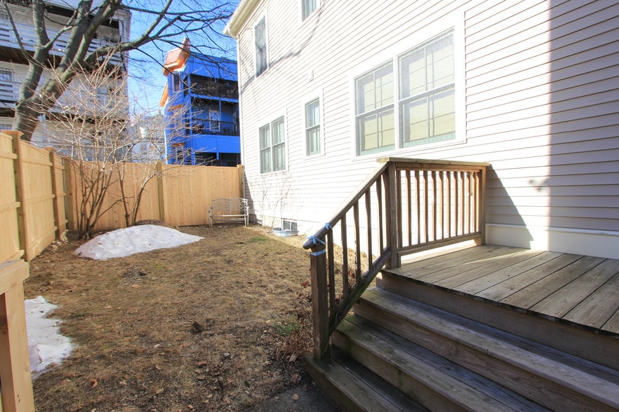 Building Photo - 49 Wyman St