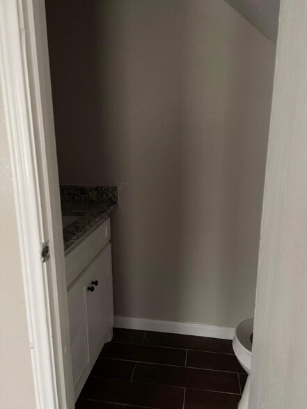 Building Photo - 9713 Sycamore Dr