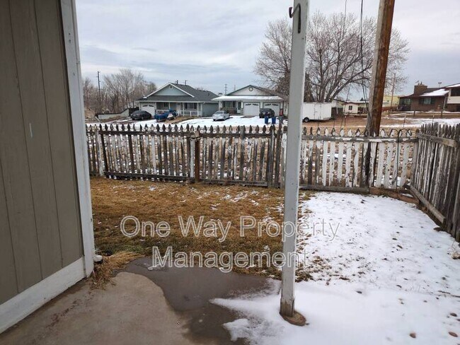 Building Photo - 320 S 3rd St