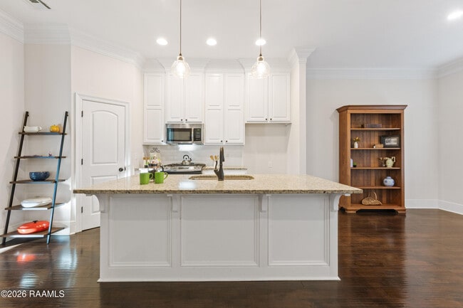 Building Photo - 110 Olivewood Dr
