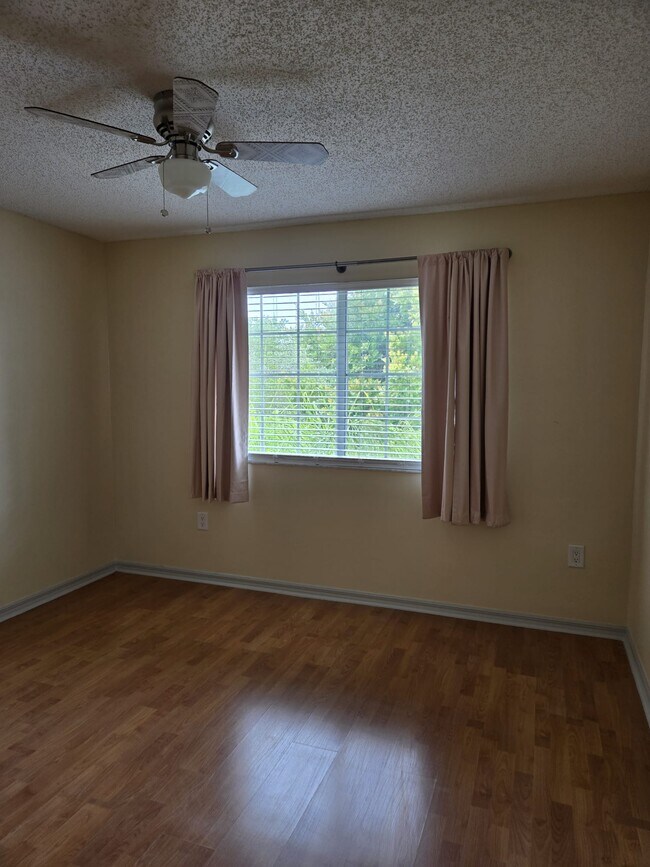 Building Photo - 5025 Wiles Rd