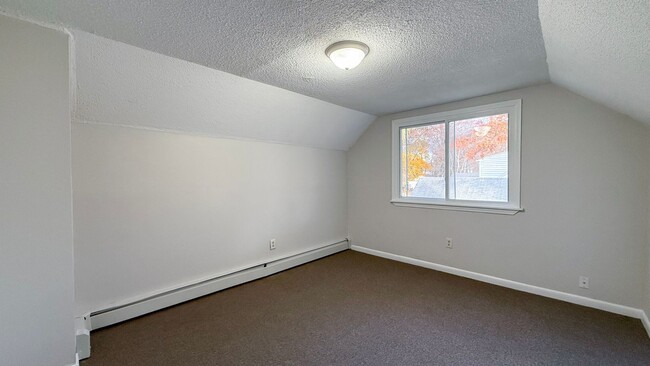 Building Photo - Gorgeous single-family Home