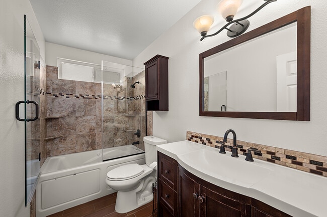 Building Photo - 10518 Pine Grove St