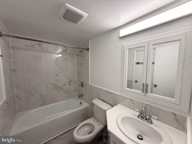 Building Photo - 606 Cooper Landing Rd