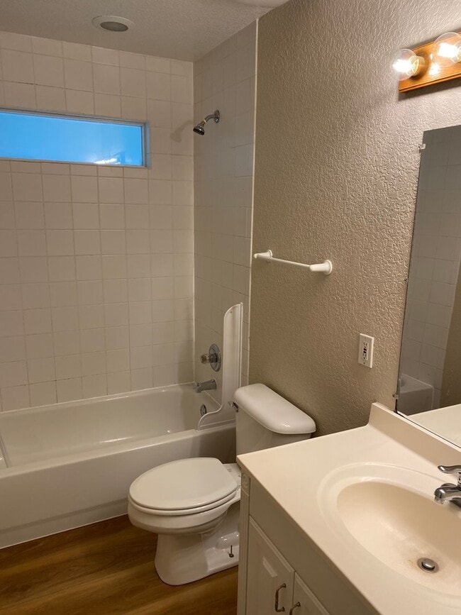 Building Photo - Available for 2026-2027 Fall Pre-Leasing! ...