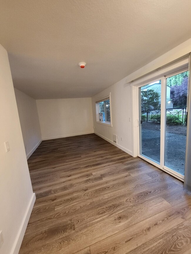 Building Photo - 15819 NE Leary Way