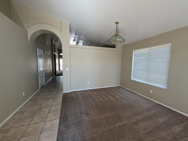 Building Photo - North Phoenix 3 bedroom with 2-car garage