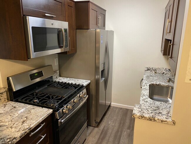 Building Photo - 580 Kellogg St