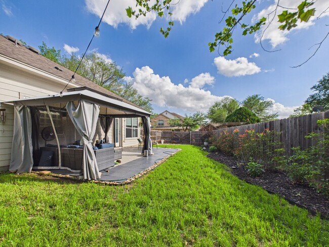 Building Photo - Charming Single-Story Retreat with Designer Finishes in South Austin