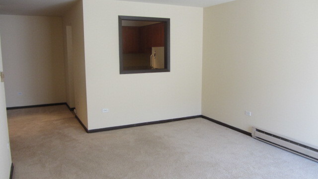 Building Photo - 2320 N Nordica Ave