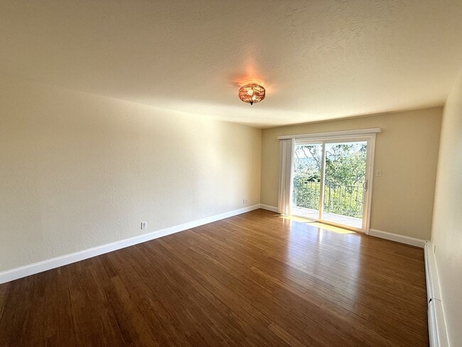 Building Photo - SPACIOUS 3BR/3BA NOVATO HOME WITH FLEXIBLE FLOORPLAN, LARGE FAMILY ROOM AND BONUS AREAS, GREAT OU...