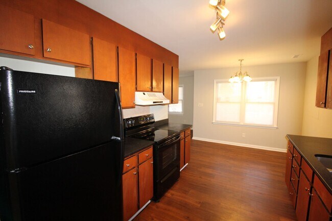 Building Photo - Move-In Ready Ranch Minutes from Plaza Midwood, NoDa & Uptown