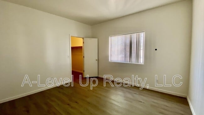 Building Photo - 387 W Mossman St