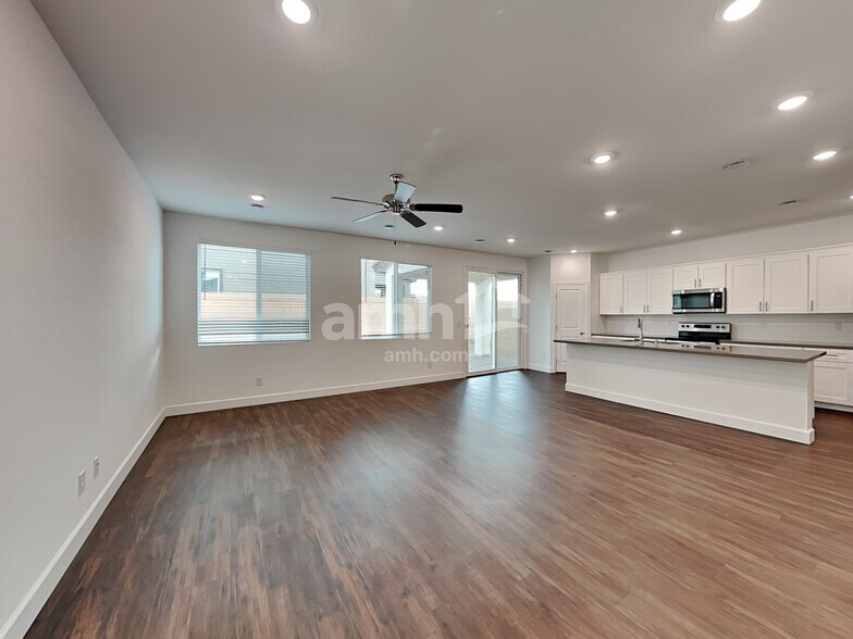 Building Photo - 8882 Carmine Cob Ave