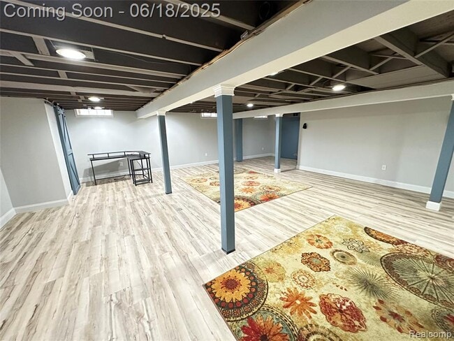 Building Photo - 2759 Saratoga Dr