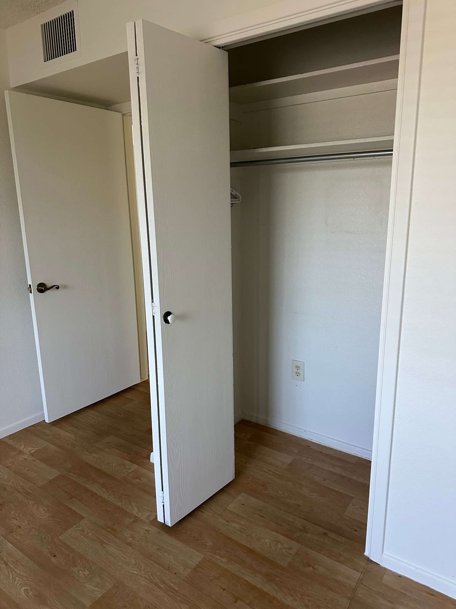 closet for 2nd bdrm - 425 S Parkcrest