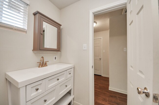 Building Photo - 21710 Oriole Trail