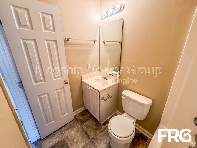 Building Photo - 3311 Moseley Dr