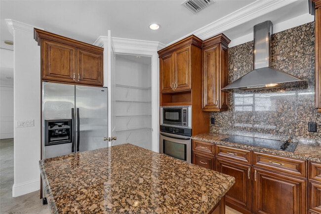 Building Photo - 416 SW 11th St