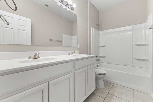 Building Photo - 10719 Noble Canyon