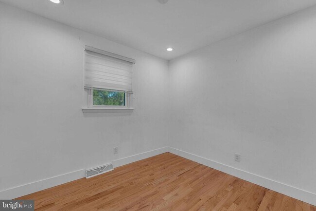 Building Photo - 91 2nd St