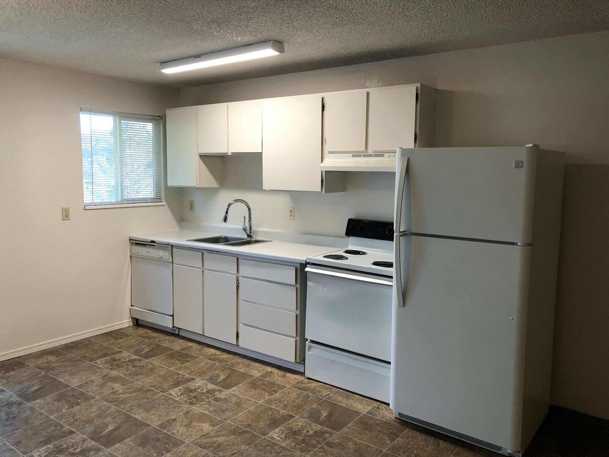 Building Photo - 500 NE Maiden Ln