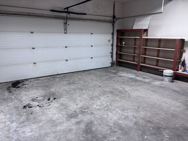 Building Photo - Newly Updated 4 Bedroom East Anchorage Home!