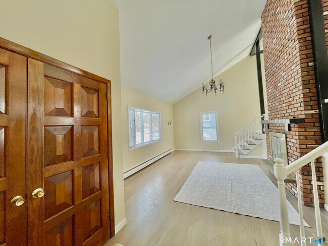 Building Photo - 62 Cambridge Dr