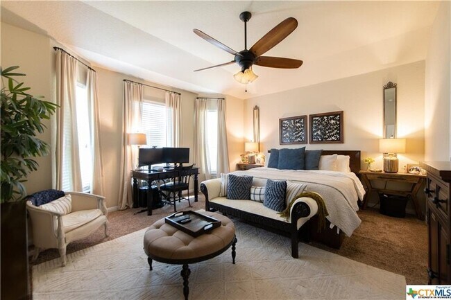 Building Photo - 5633 Briar Fld