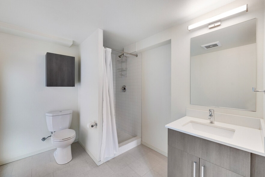 Building Photo - 5001 Brooklyn Ave NE