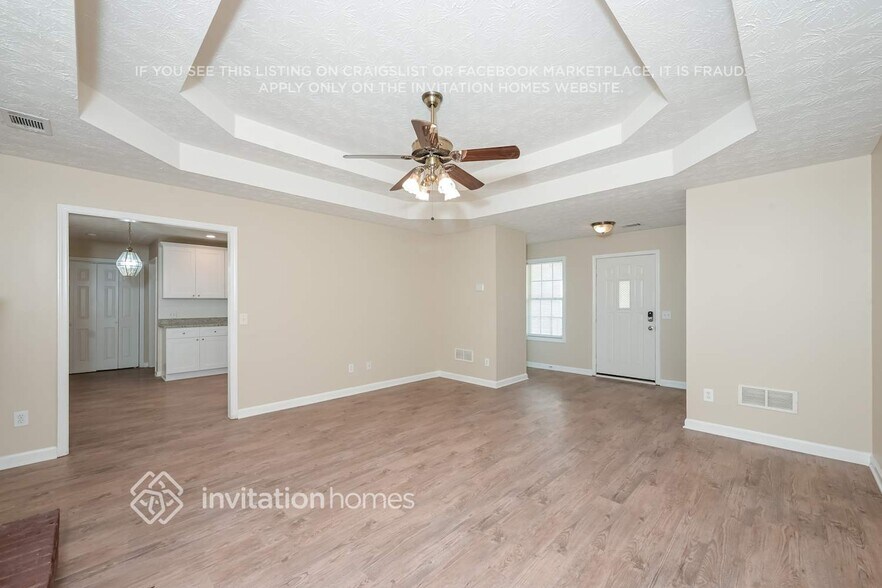 Building Photo - 2990 Lenora Springs Dr
