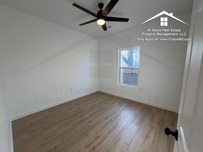 Building Photo - 508 E 8th St