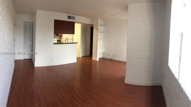 Building Photo - 1285 SW 46th Ave