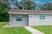 Building Photo - Beautifully Updated 3/2 in Bradenton — Up to One Month Free!