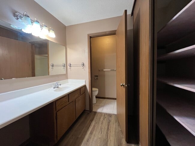 Building Photo - 1903 Silver Bell Rd