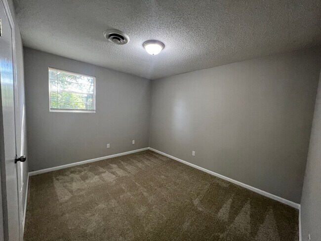 Building Photo - Brick Ranch in Columbia County
