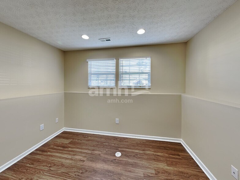 Building Photo - 9283 Ruston Ln