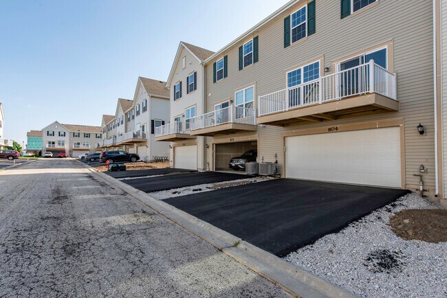 Building Photo - 804 Neubauer Circle