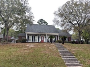 Building Photo - Two Story Home w/ Pool & Double Garage in Woodbridge Subdivision