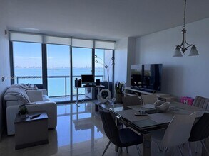 Building Photo - 601 NE 36th St