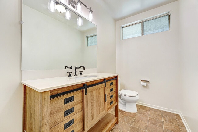 Half bath - 22819 Gershwin Dr