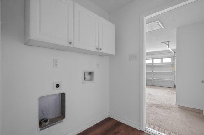 Building Photo - 2659 Rosebud Dr E