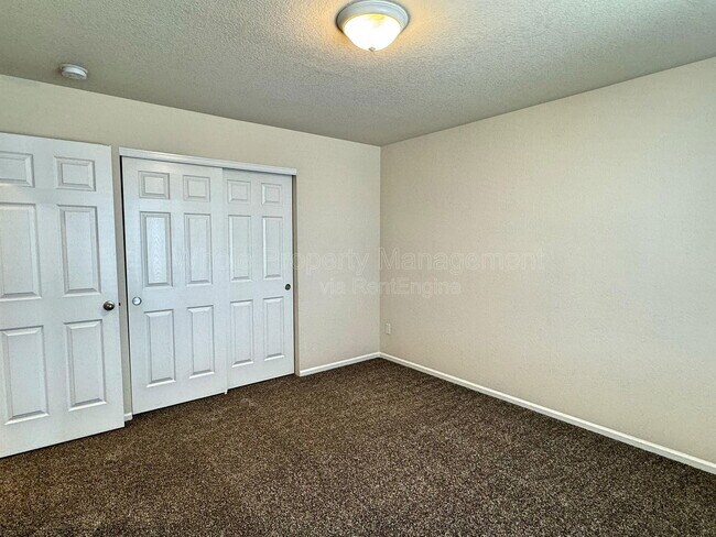 Building Photo - 21939 E Stanford Cir