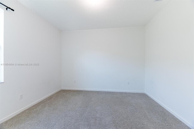Building Photo - 10669 SW Gloriana St
