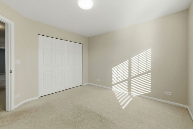 Building Photo - 218 Goldenrod Dr