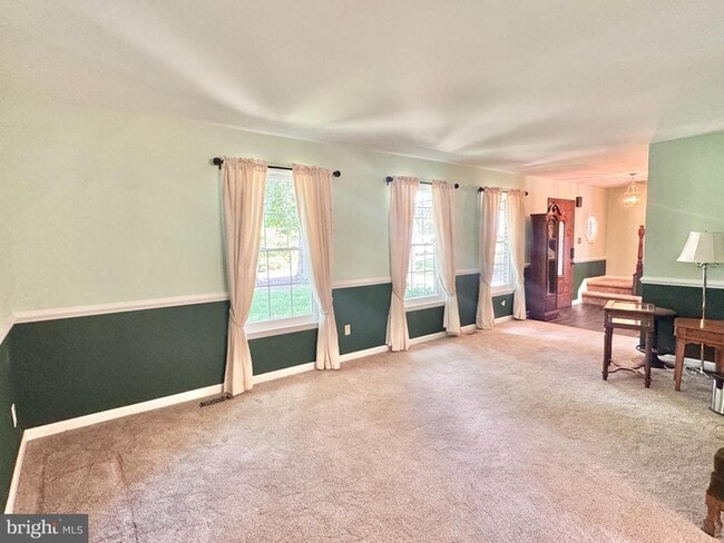 Building Photo - 2026 Admiral Dr