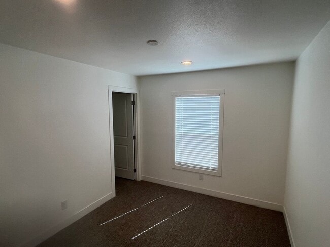 Building Photo - 22936 W Forest Pleasant Pl