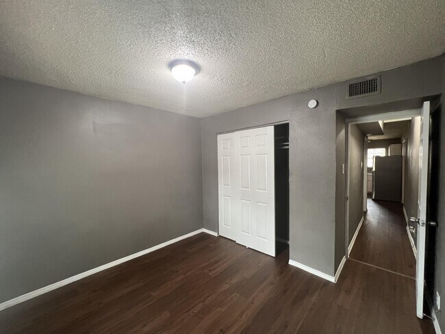 Building Photo - 5504 Wheaton Dr