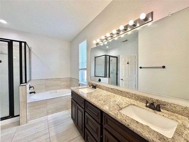 Building Photo - 1211 Satillo Ln